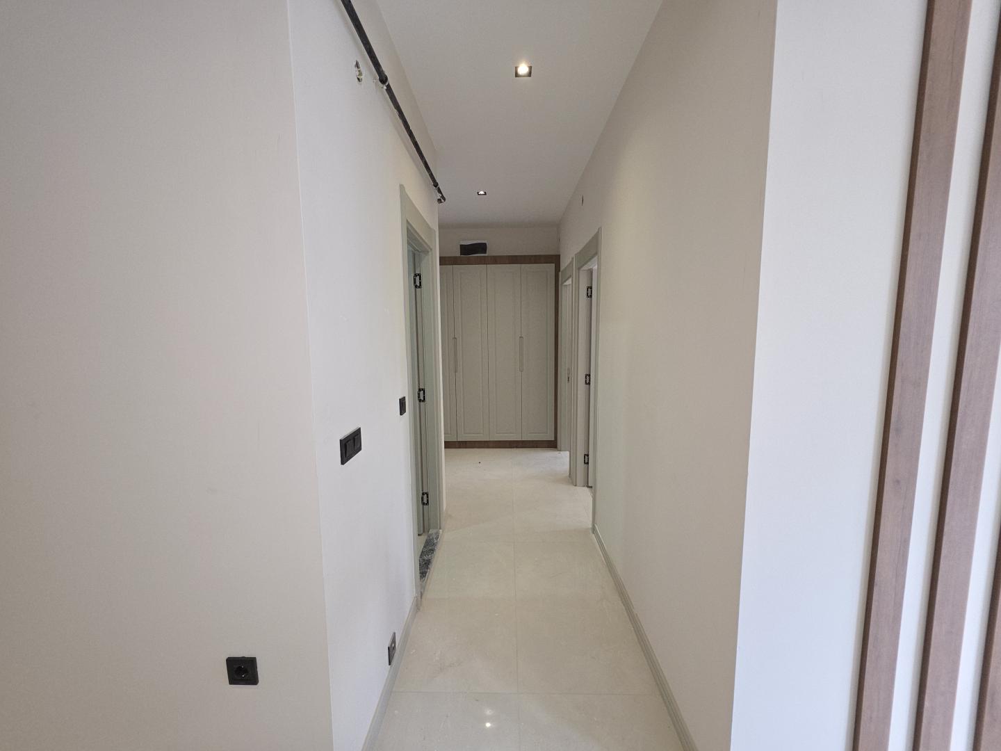 Plaza'dan Güney Cephe Sıfır Ara Kat 2+1 Lüks Rezidans Daire - Resim 10