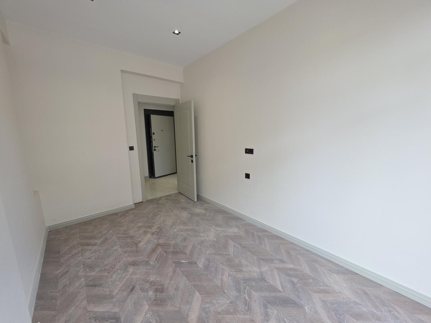 Plaza'dan Güney Cephe Sıfır Ara Kat 2+1 Lüks Rezidans Daire - Resim 13